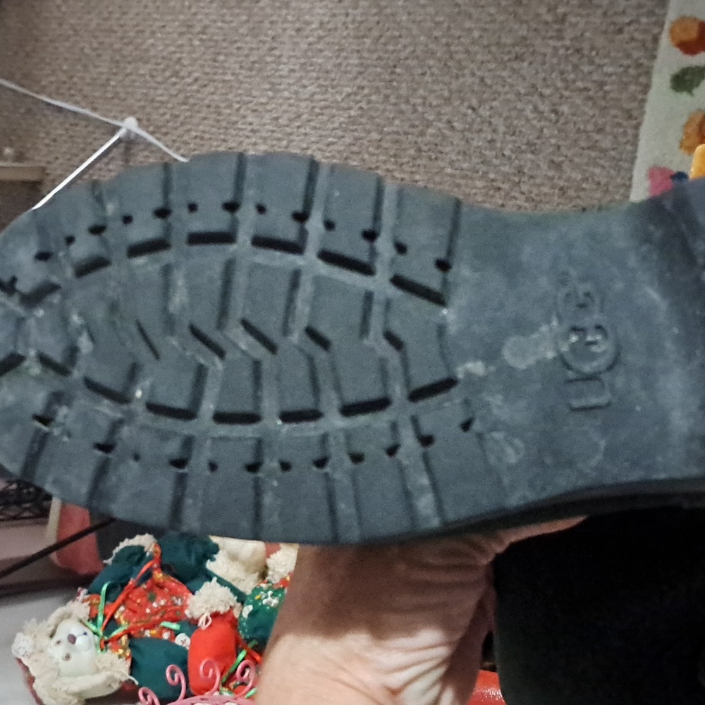 Boots - Picture 4 of 4